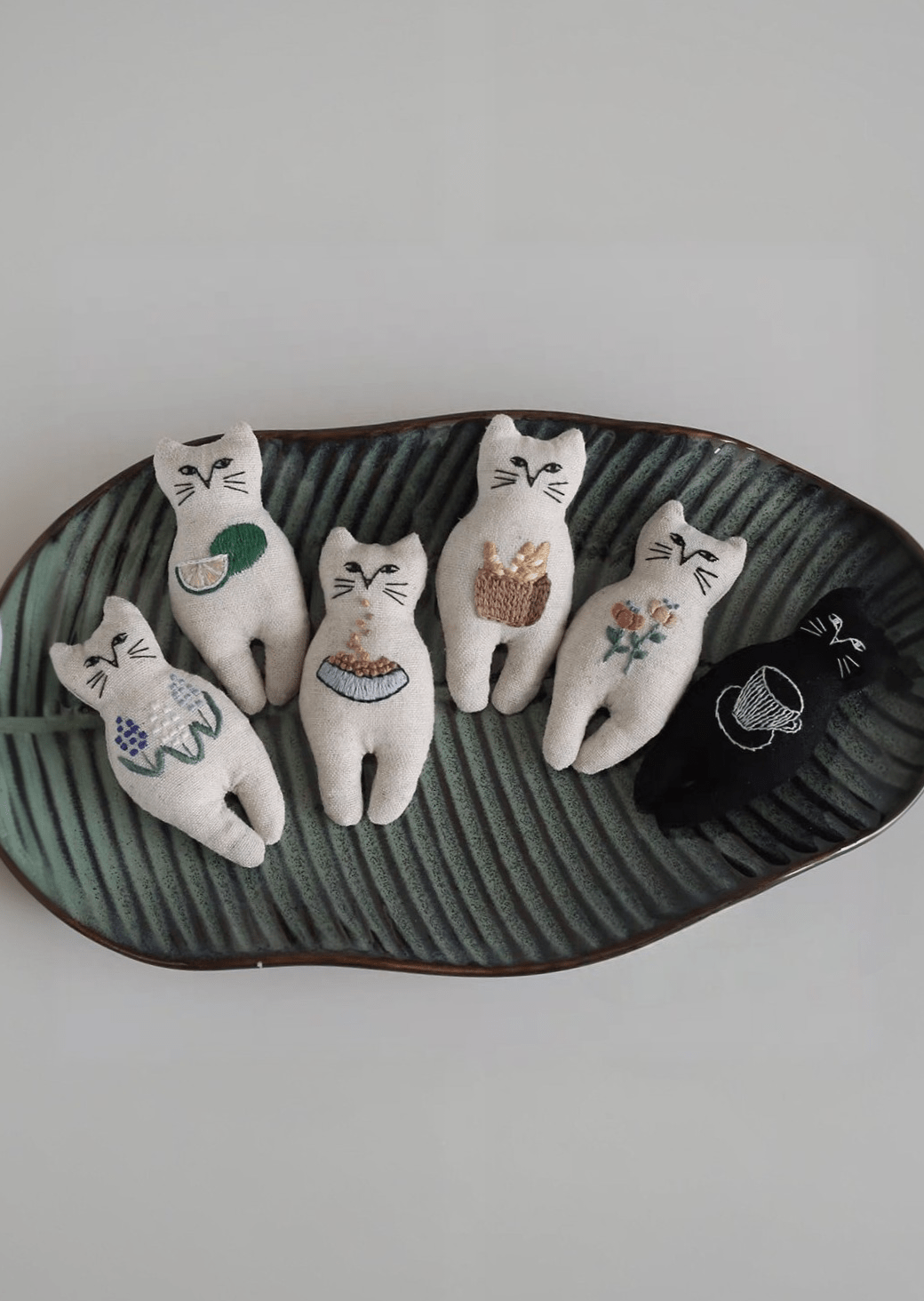 Adorable Kitty Embroidery Kit | 6 - Piece Brooch & Charm Set | Minimalist Illustration Style - HeyPouch