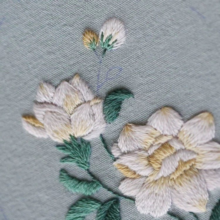 Jasmine Flower Hand Mirror Embroidery Kit - Scratch-Resistant Mirror Close-Up