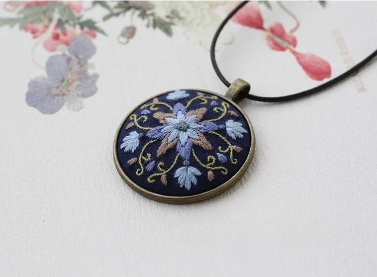 Golden Wind & Jade Dew Necklace Embroidery Kit - Jade Dew Style Necklace