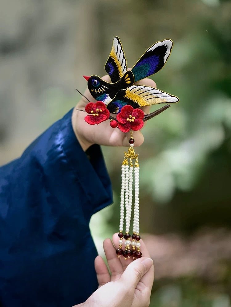 Joyful Magpie DIY Embroidery Kit - 3-in-1 Hairpin/Brooch/Wind Chime